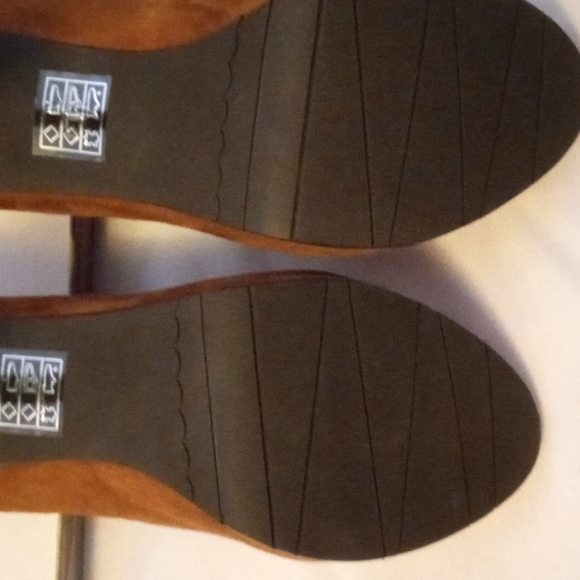 Heels - Picture 4 of 8